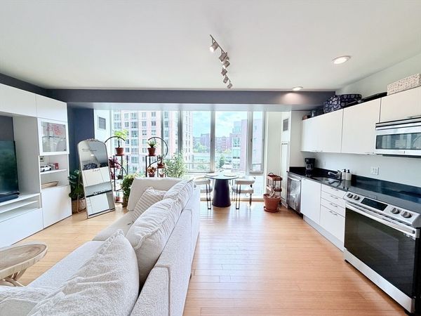 2 Earhart, Unit 524, Cambridge, MA 02141