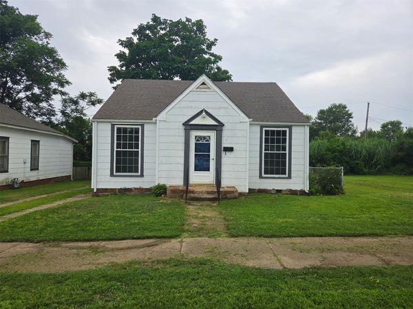 1329 S Armstrong Avenue , Bartlesville, OK 74003