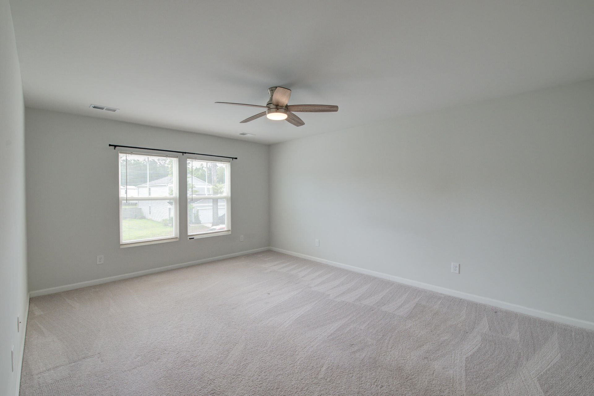 625 Jancus Street Photo 14