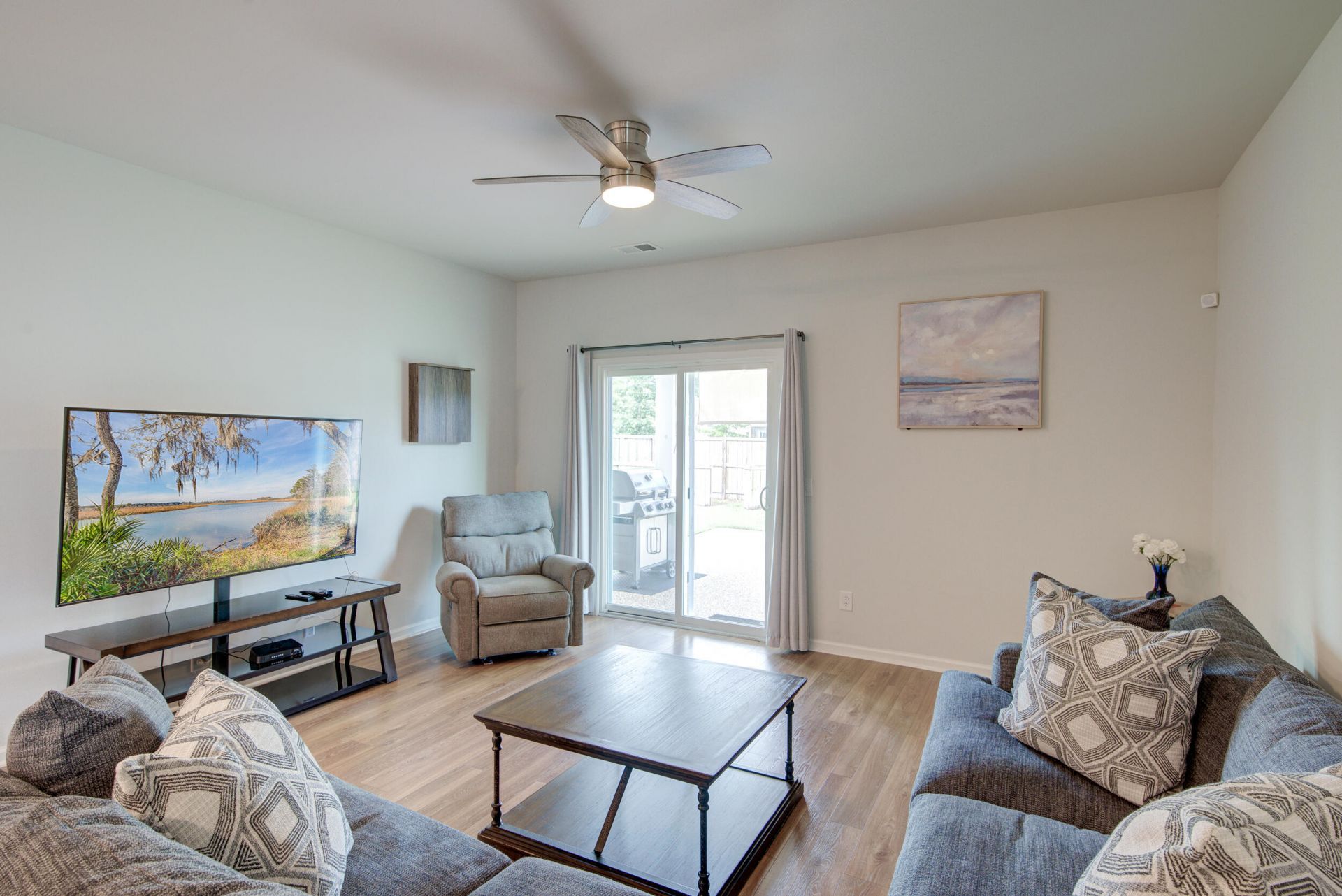 625 Jancus Street Photo 5