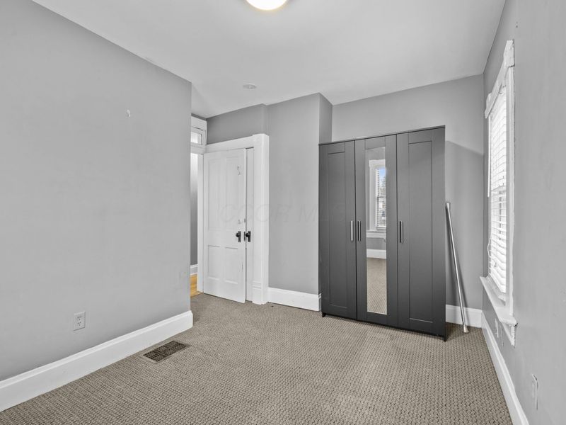 221-223 Thurman Avenue, Columbus, OH 43206 Photo 8