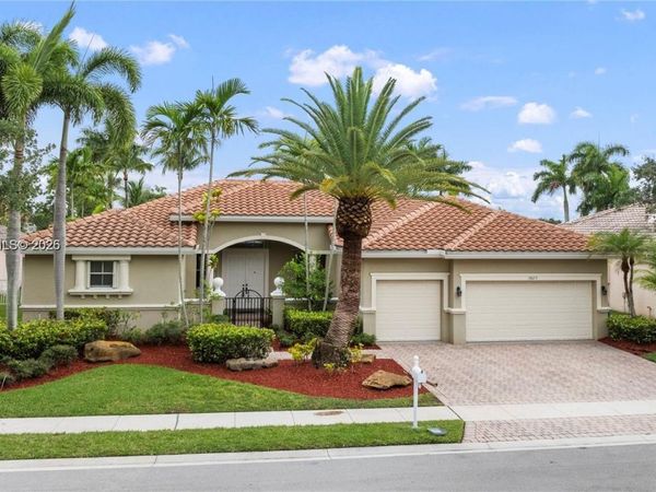18659 SW 12th St , Pembroke Pines, FL 33029