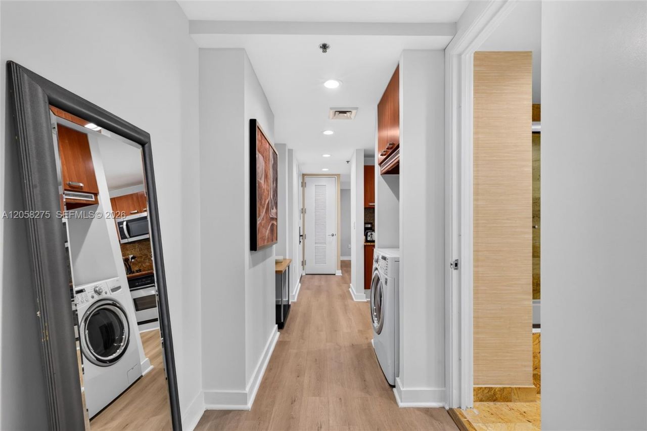 1395 Brickell Ave, Unit 2813, Miami, FL 33131 Photo