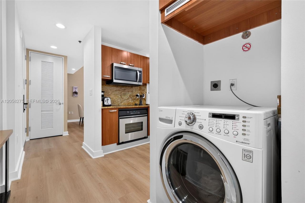 1395 Brickell Ave, Unit 2813, Miami, FL 33131 Photo