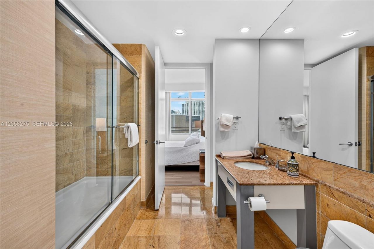 1395 Brickell Ave, Unit 2813, Miami, FL 33131 Photo