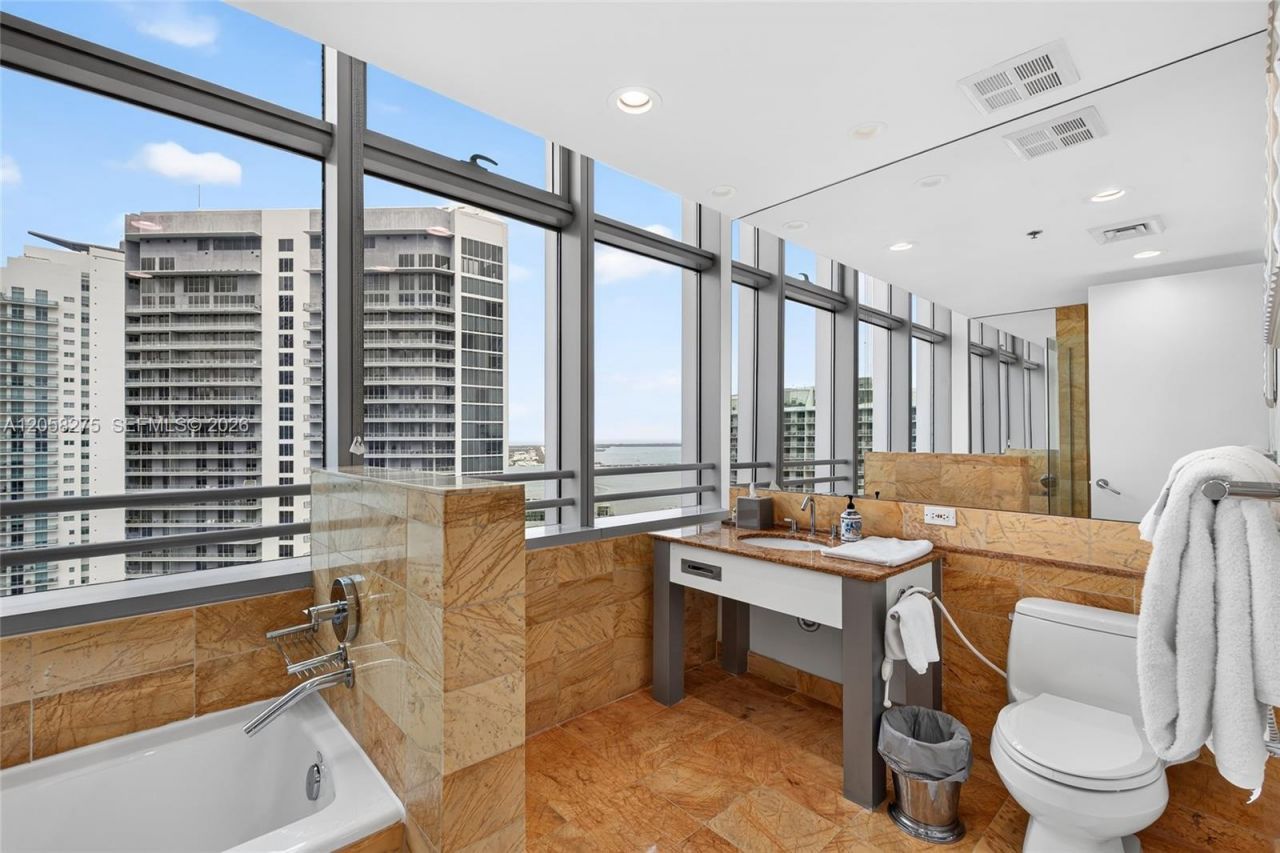 1395 Brickell Ave, Unit 2813, Miami, FL 33131 Photo