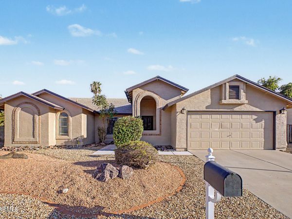 807 E AIRE LIBRE Avenue, Phoenix, AZ 85022