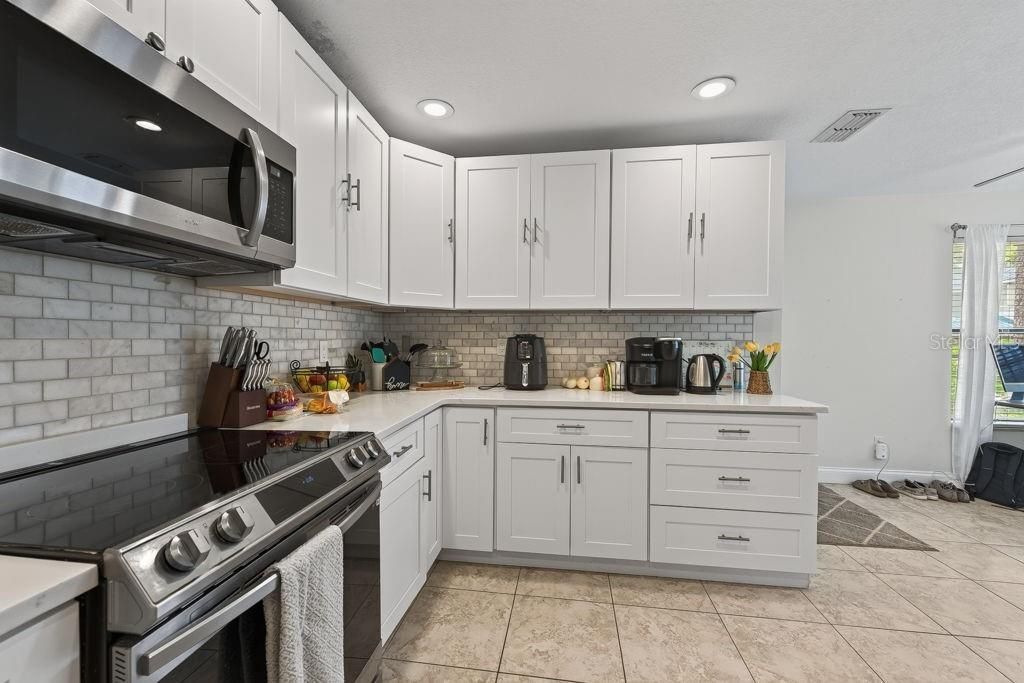 1672 Watermark Circle Ne, Saint Petersburg, FL 33702 Photo
