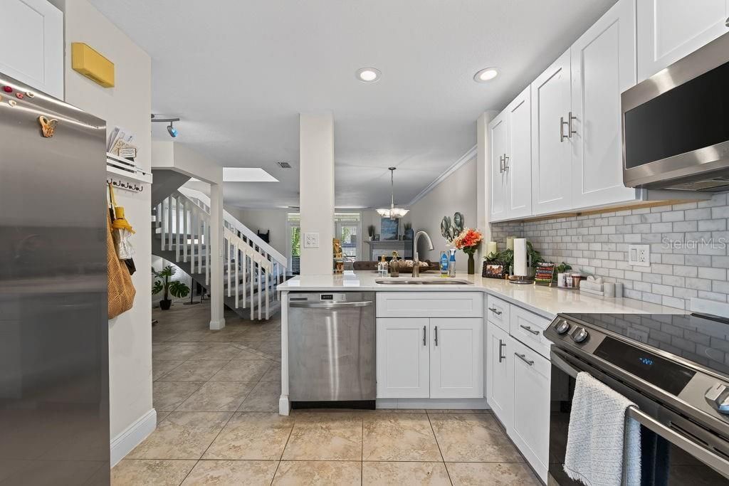 1672 Watermark Circle Ne, Saint Petersburg, FL 33702 Photo