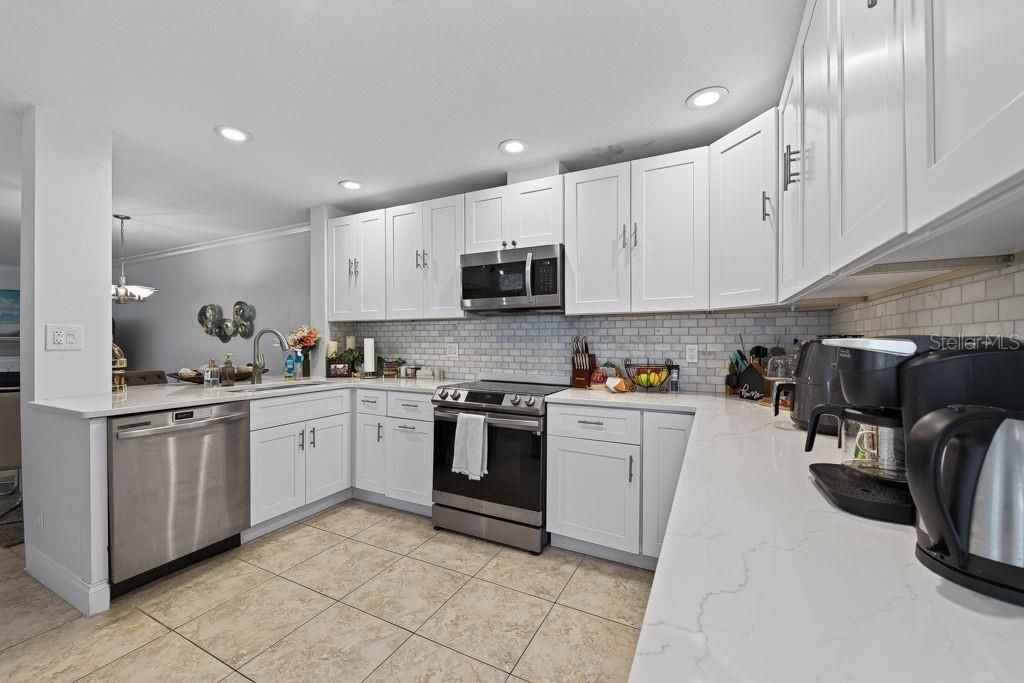 1672 Watermark Circle Ne, Saint Petersburg, FL 33702 Photo