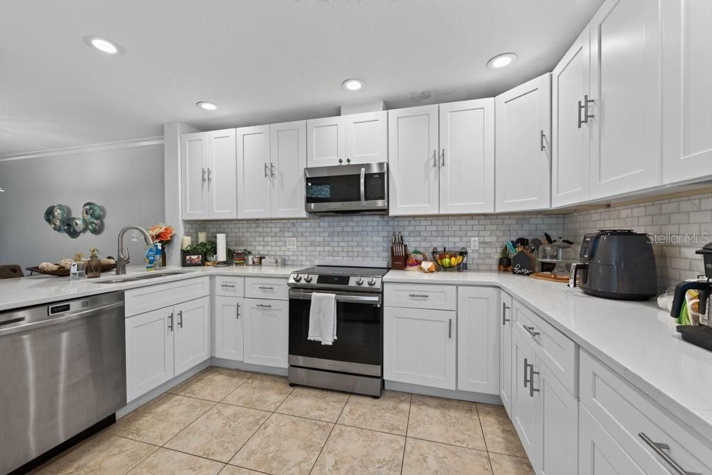 1672 Watermark Circle Ne, Saint Petersburg, FL 33702 Photo