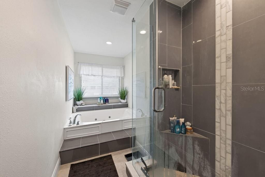 1672 Watermark Circle Ne, Saint Petersburg, FL 33702 Photo