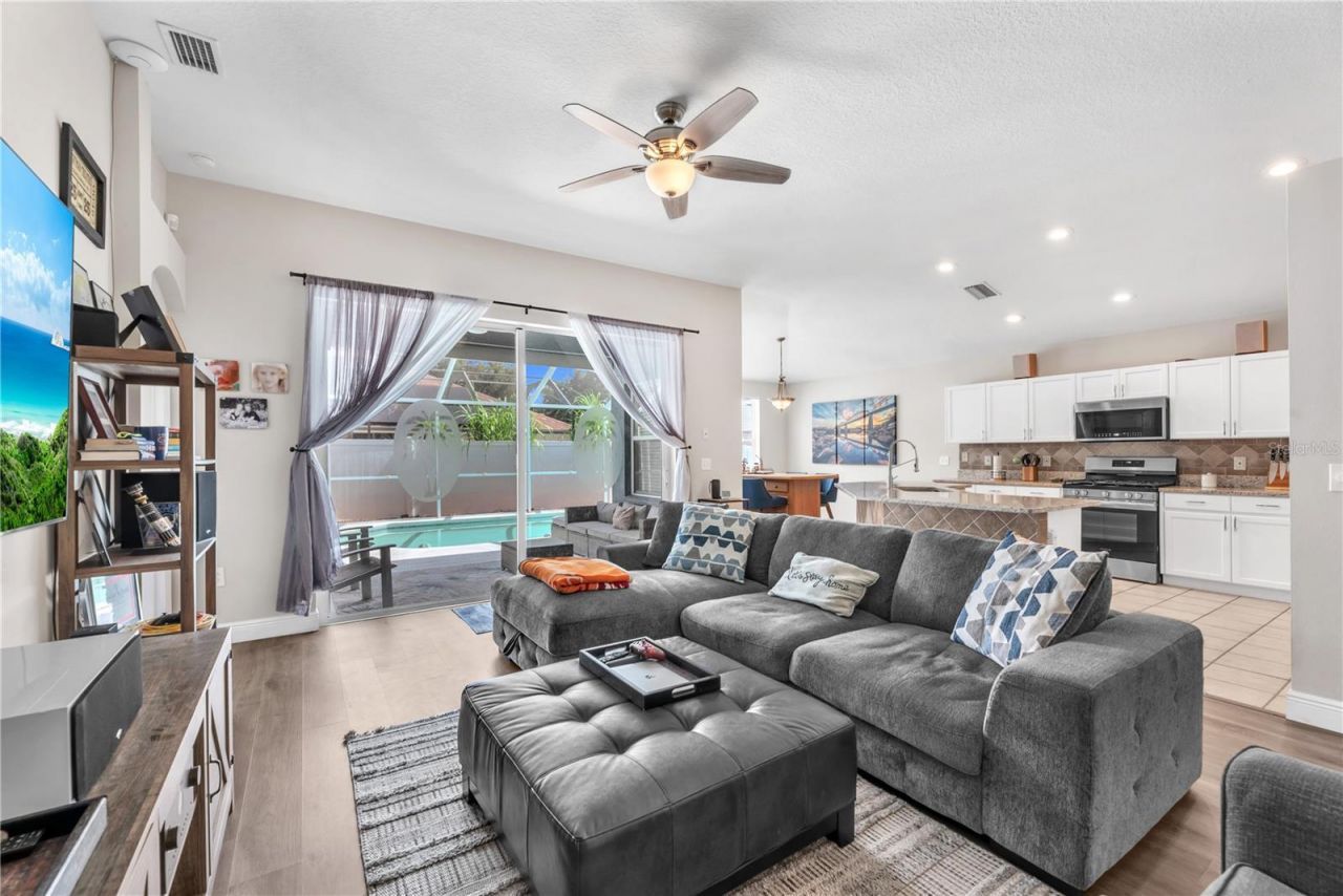 4306 Orange Ridge Court , Valrico, FL 33596 Photo