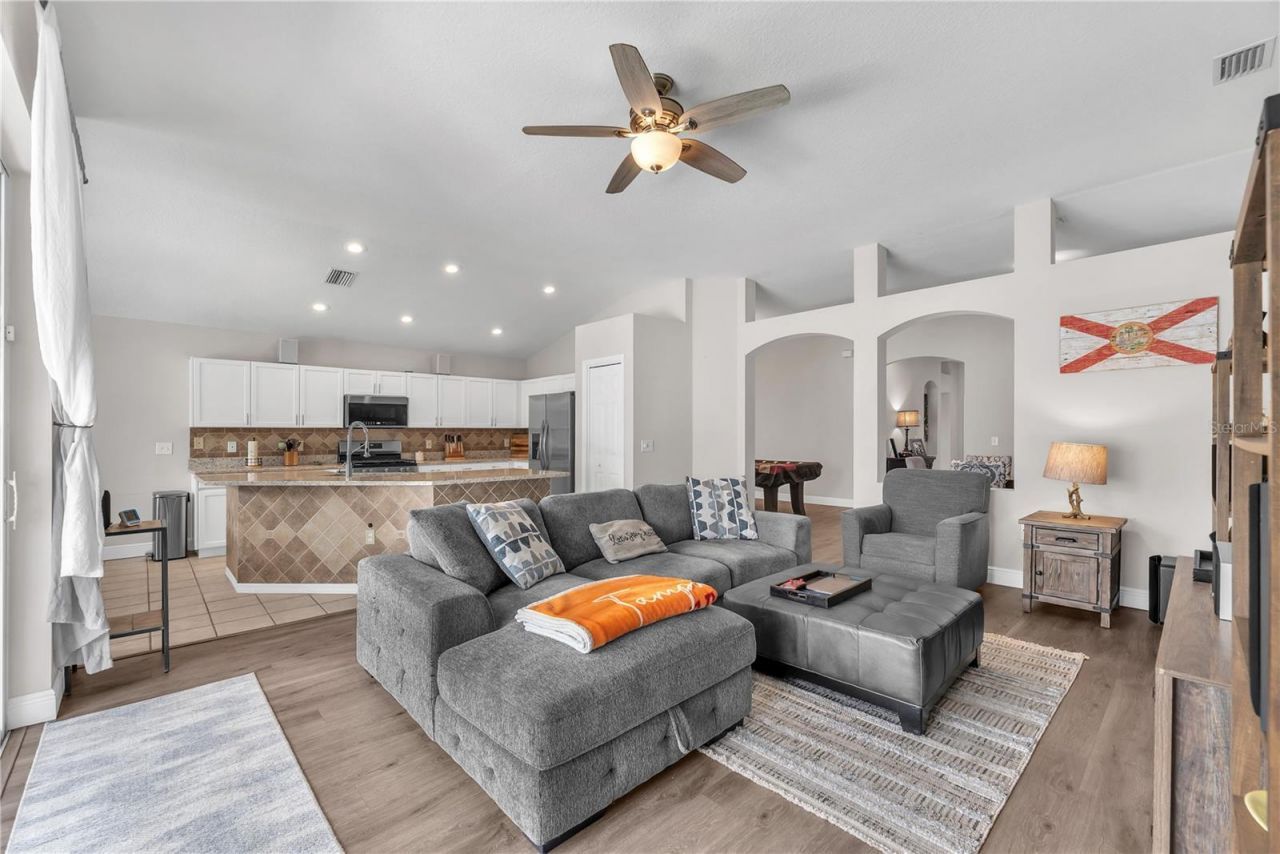 4306 Orange Ridge Court , Valrico, FL 33596 Photo