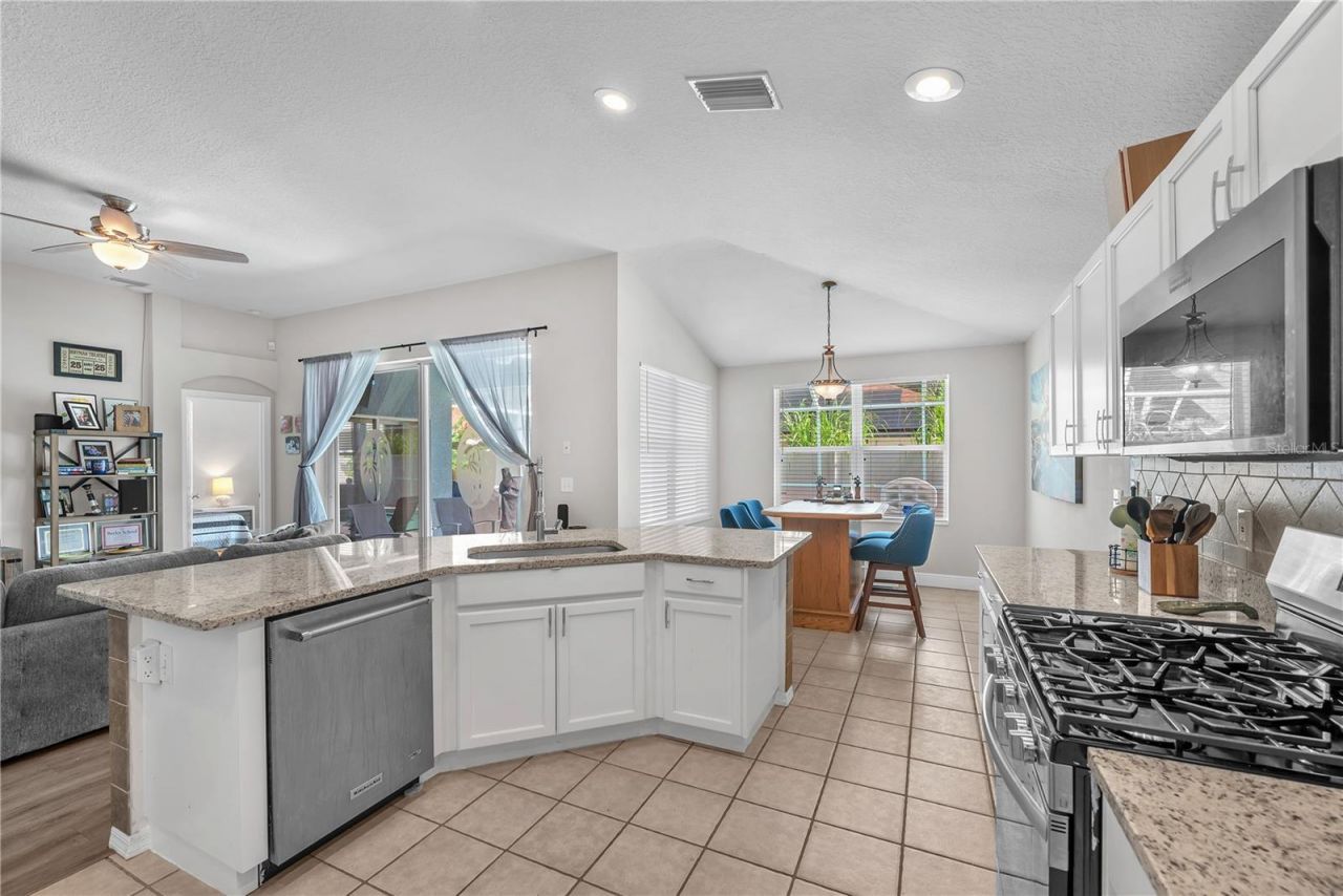 4306 Orange Ridge Court , Valrico, FL 33596 Photo