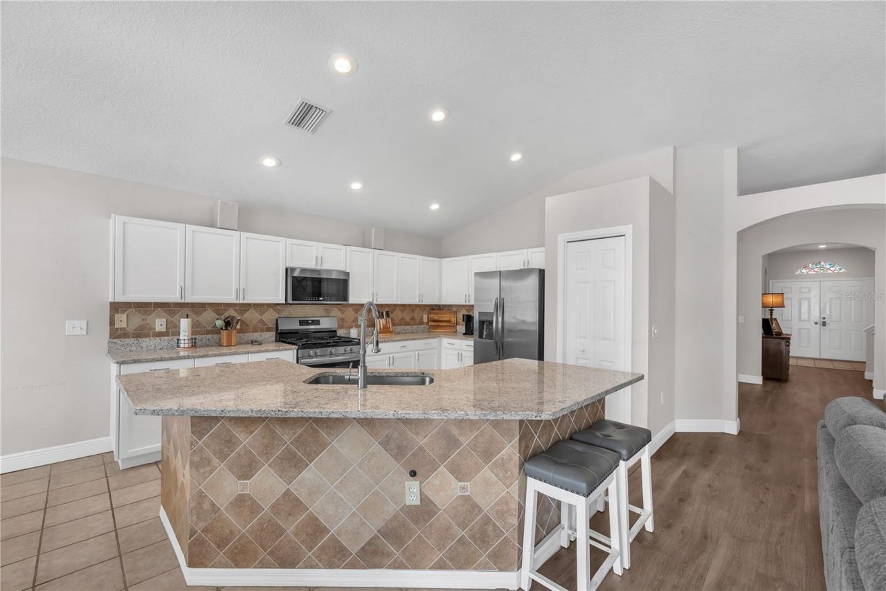 4306 Orange Ridge Court , Valrico, FL 33596 Photo