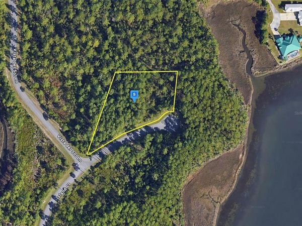702 ISLAND COURT , PANAMA CITY, FL 32404
