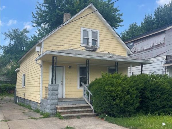 5613 Huss Avenue , Cleveland, OH 44105