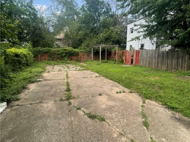 5613 Huss Avenue, Cleveland, OH 44105 Photo 2