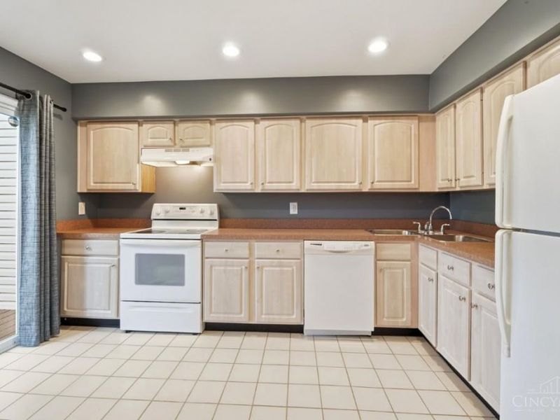 9132 Dominion Circle, Cincinnati, OH 45249 Photo 15