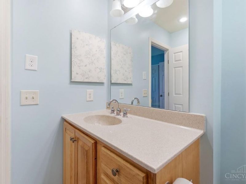 9132 Dominion Circle, Cincinnati, OH 45249 Photo 29