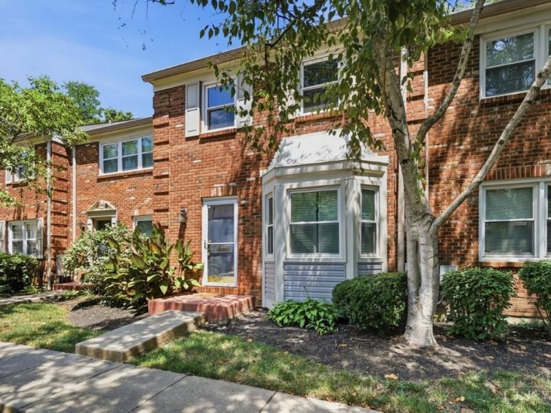 9132 Dominion Circle, Cincinnati, OH 45249 Photo 3