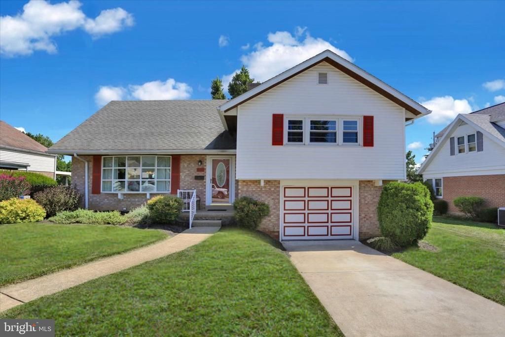 805 JEROME PLACE , WEST LAWN, PA 19609