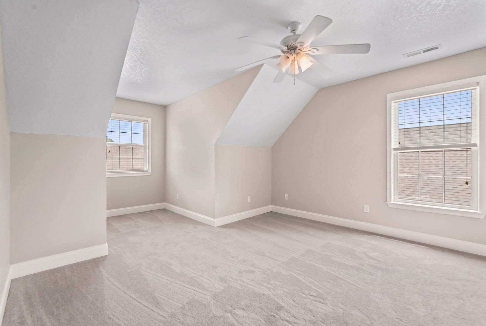 912 Windshore Ct. Photo 16