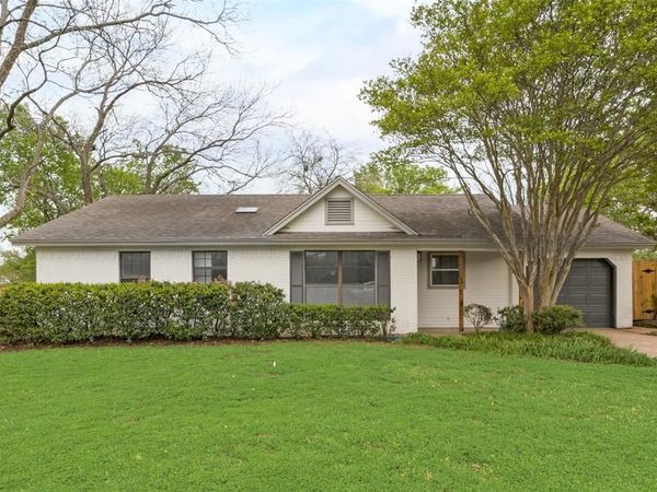 907 Melanie Lane, Keene, TX 76059