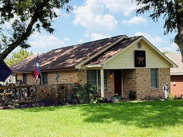 301 E Mimosa Street, Crandall, TX 75114