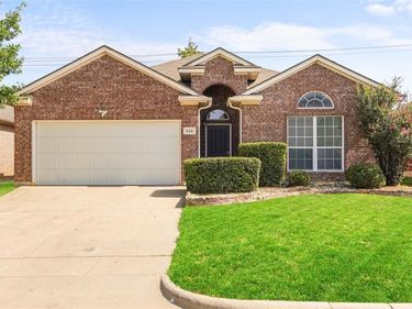 556 Caravan Drive, Fort Worth, TX 76131