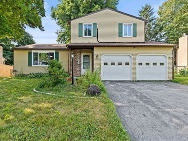 8341 Zenith Drive, Baldwinsville, NY 13027