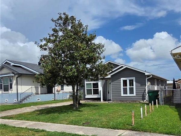 2037 FERNANDO Court , Marrero, LA 70072