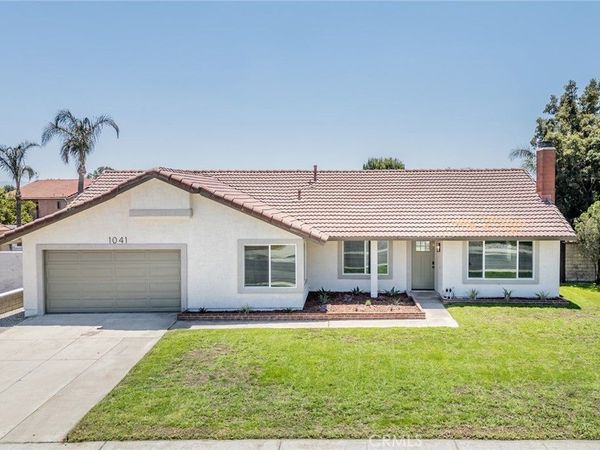 1041 Sunset Circle, Rialto, CA 92376