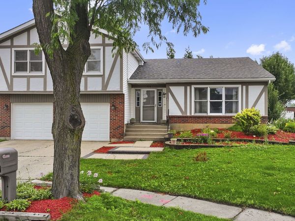 114 Wren Court , Glendale Heights, IL 60139