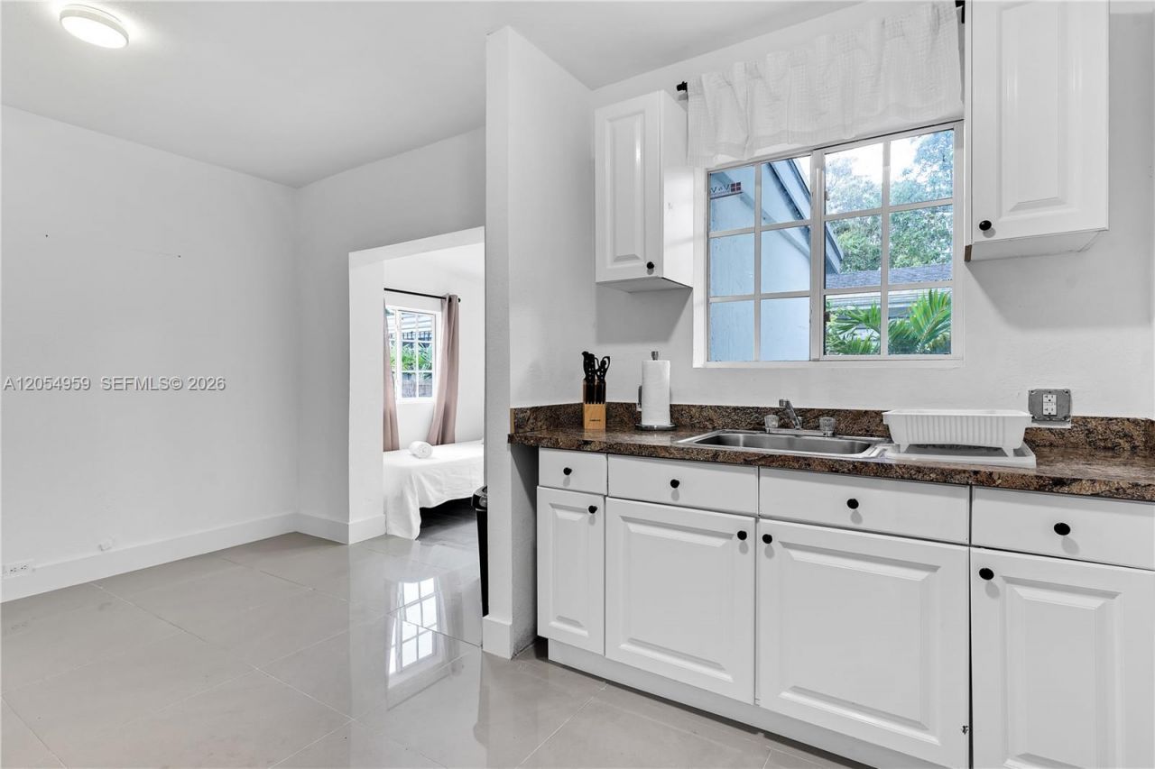 6344 NW Miami Pl, Miami, FL 33150 Photo