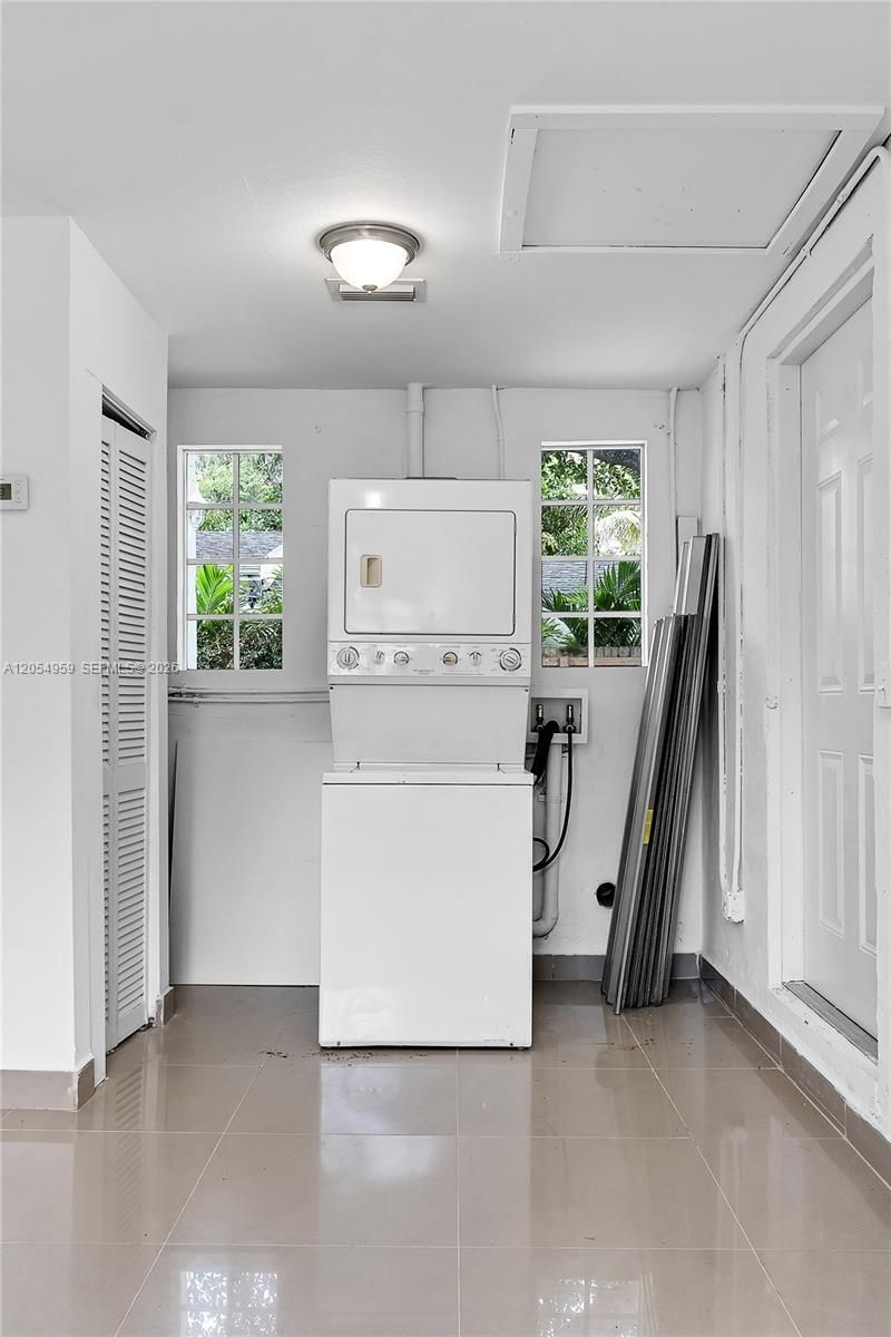 6344 NW Miami Pl, Miami, FL 33150 Photo