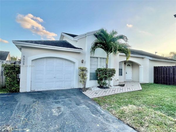 5508 NW 101st Ct , Doral, FL 33178
