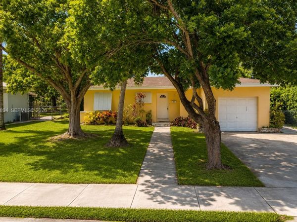 948 NW 9th Ct , Homestead, FL 33030