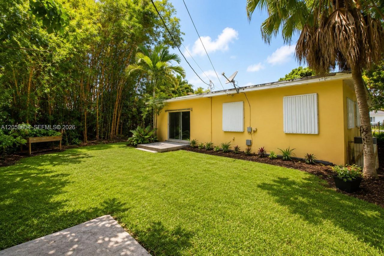 948 NW 9th Ct , Homestead, FL 33030 Photo
