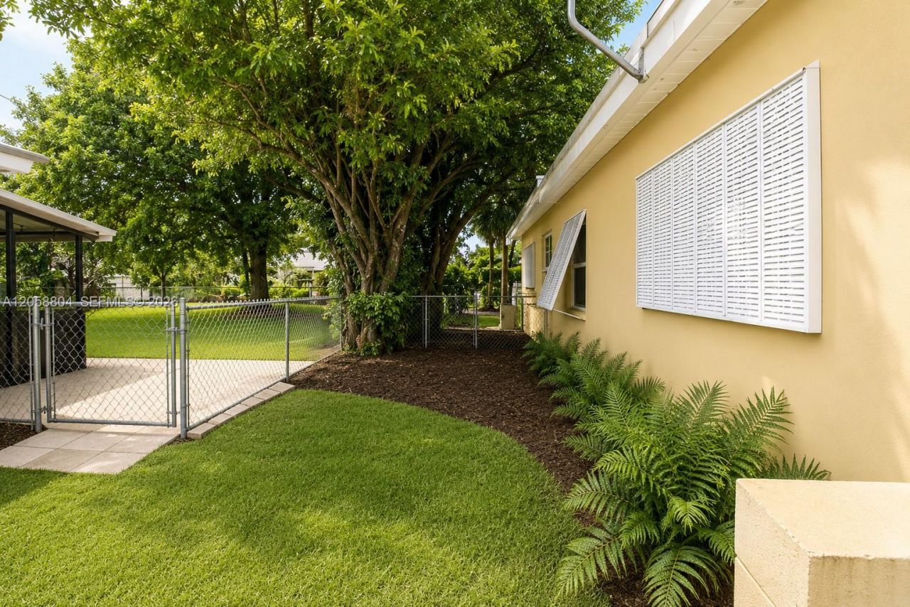 948 NW 9th Ct , Homestead, FL 33030 Photo