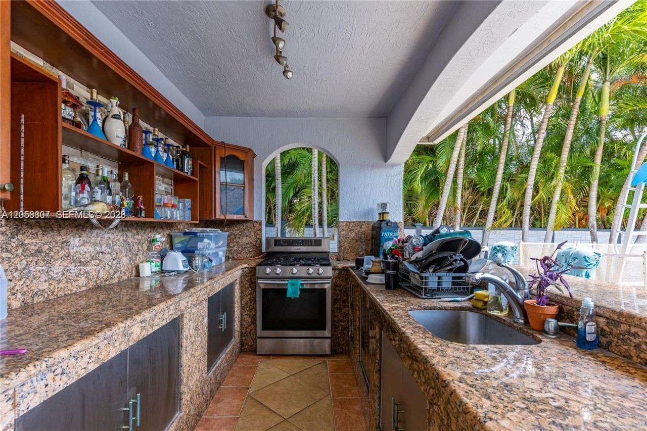 12969 SW 220th Ter, Miami, FL 33170 Photo