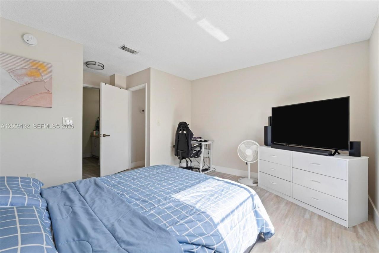 4736 NW 114th Ave , Unit 205, Doral, FL 33178 Photo