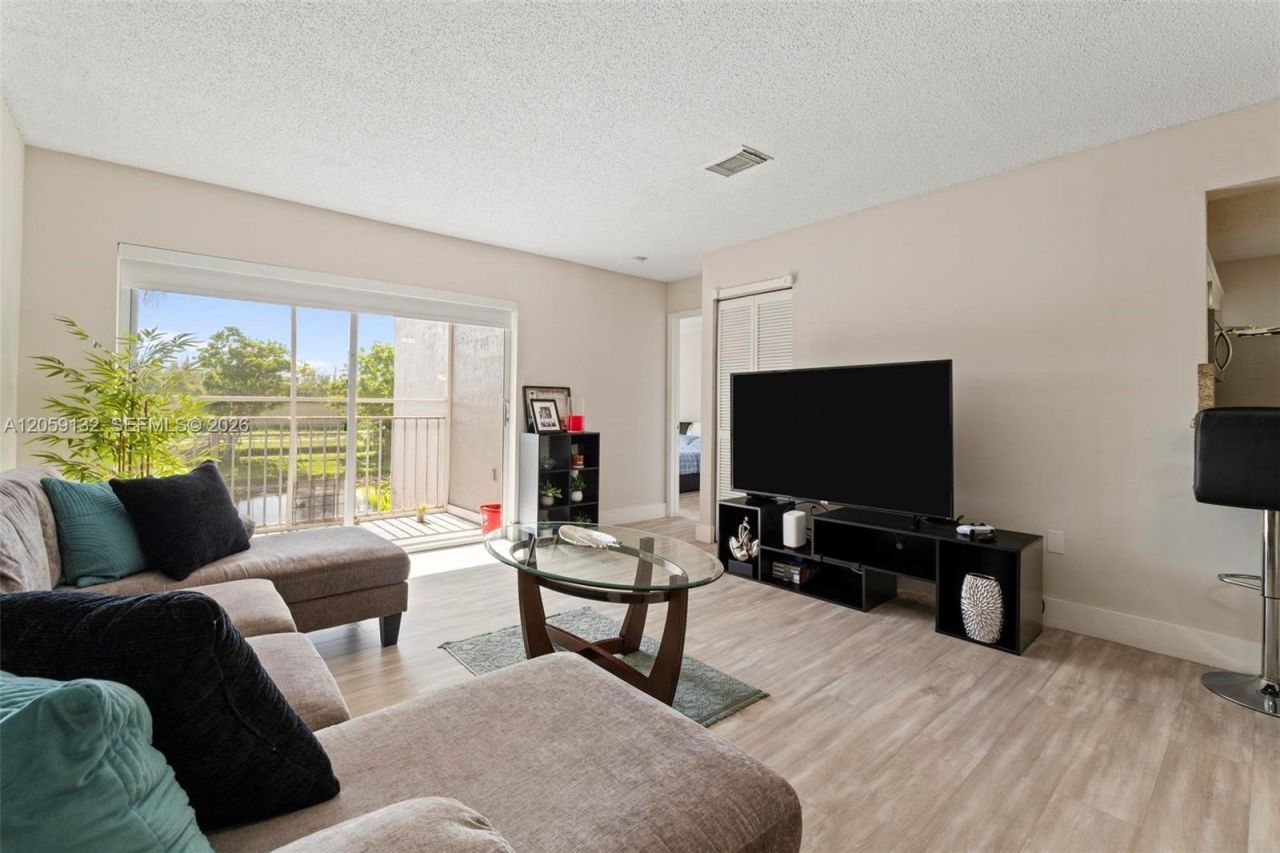 4736 NW 114th Ave , Unit 205, Doral, FL 33178 Photo