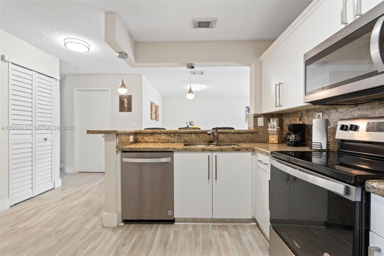 4736 NW 114th Ave , Unit 205, Doral, FL 33178 Photo