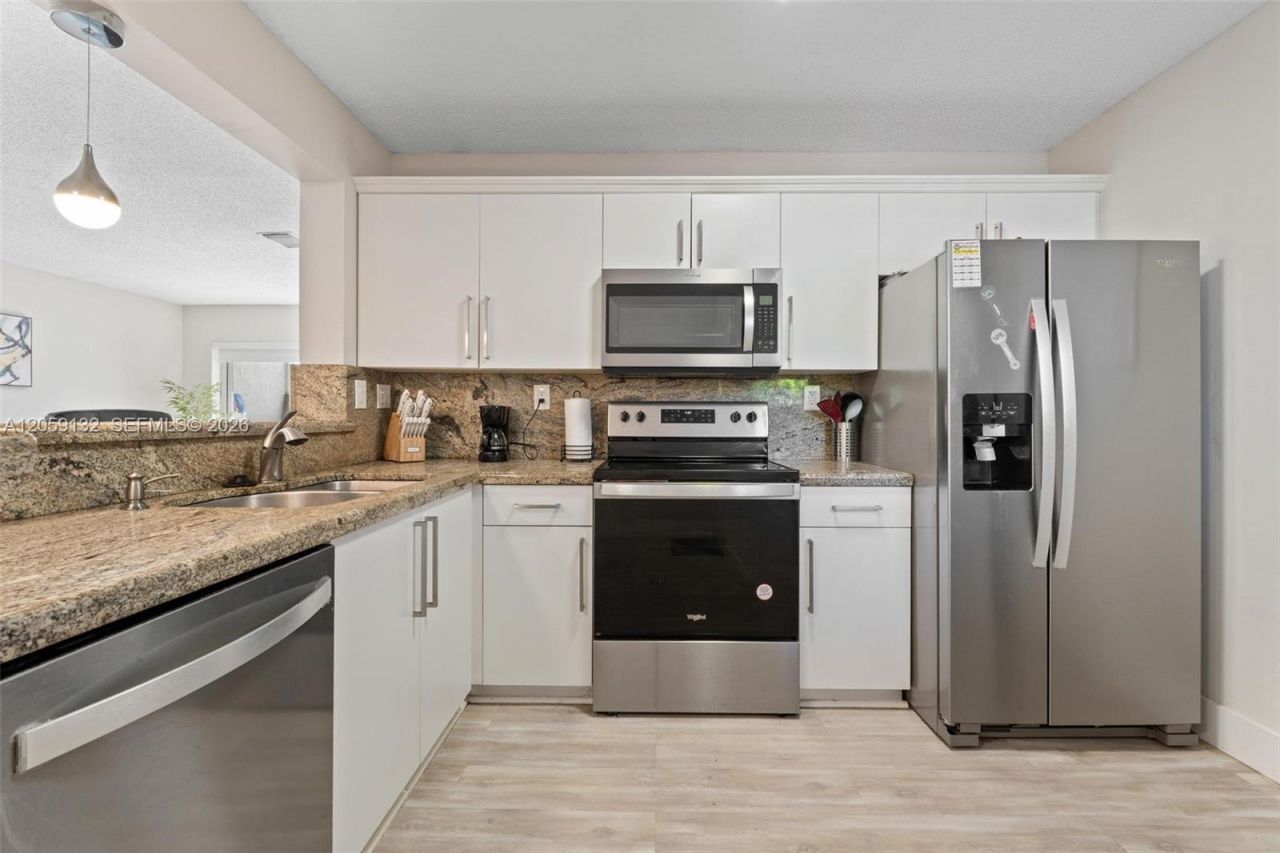 4736 NW 114th Ave , Unit 205, Doral, FL 33178 Photo