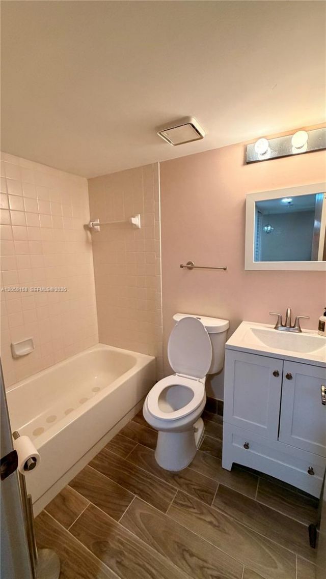 6090 N Sabal Palm Blvd, Unit 311, Tamarac, FL 33319 Photo