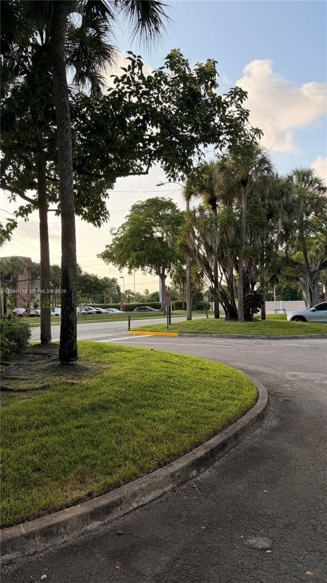 6090 N Sabal Palm Blvd, Unit 311, Tamarac, FL 33319 Photo