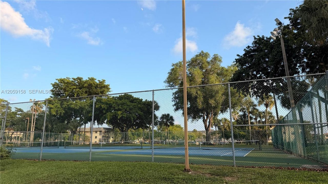 6090 N Sabal Palm Blvd, Unit 311, Tamarac, FL 33319 Photo