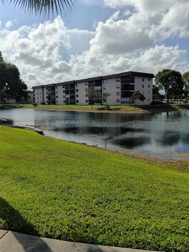 6090 N Sabal Palm Blvd, Unit 311, Tamarac, FL 33319 Photo